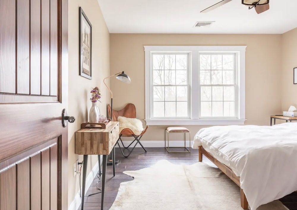 HILLTOP HOUSE - Light & Airy Queen - Single - Shared Bath